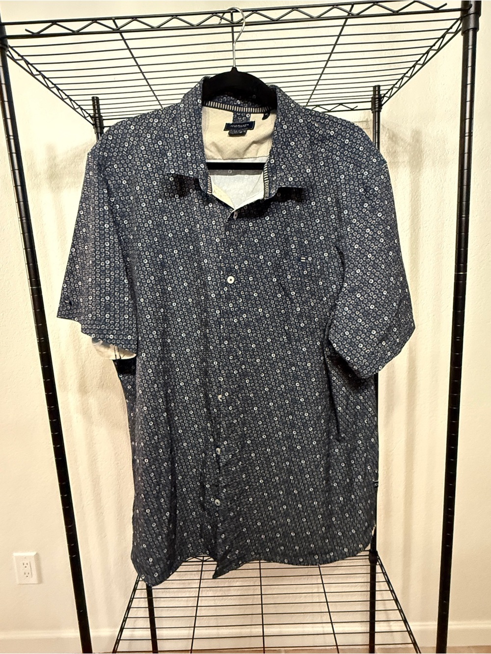 7 Diamonds Navy Short-Sleeve Button-Down with Micro Geo Print